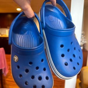 Kids blue crocs size 3